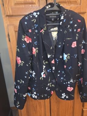 New XXLT floral Worthington black floral blazer